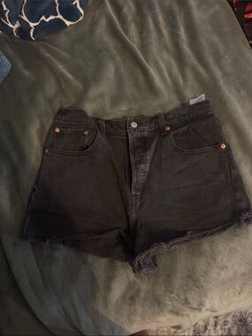Levi’s Women’s Black Frayed Hem Denim Shorts